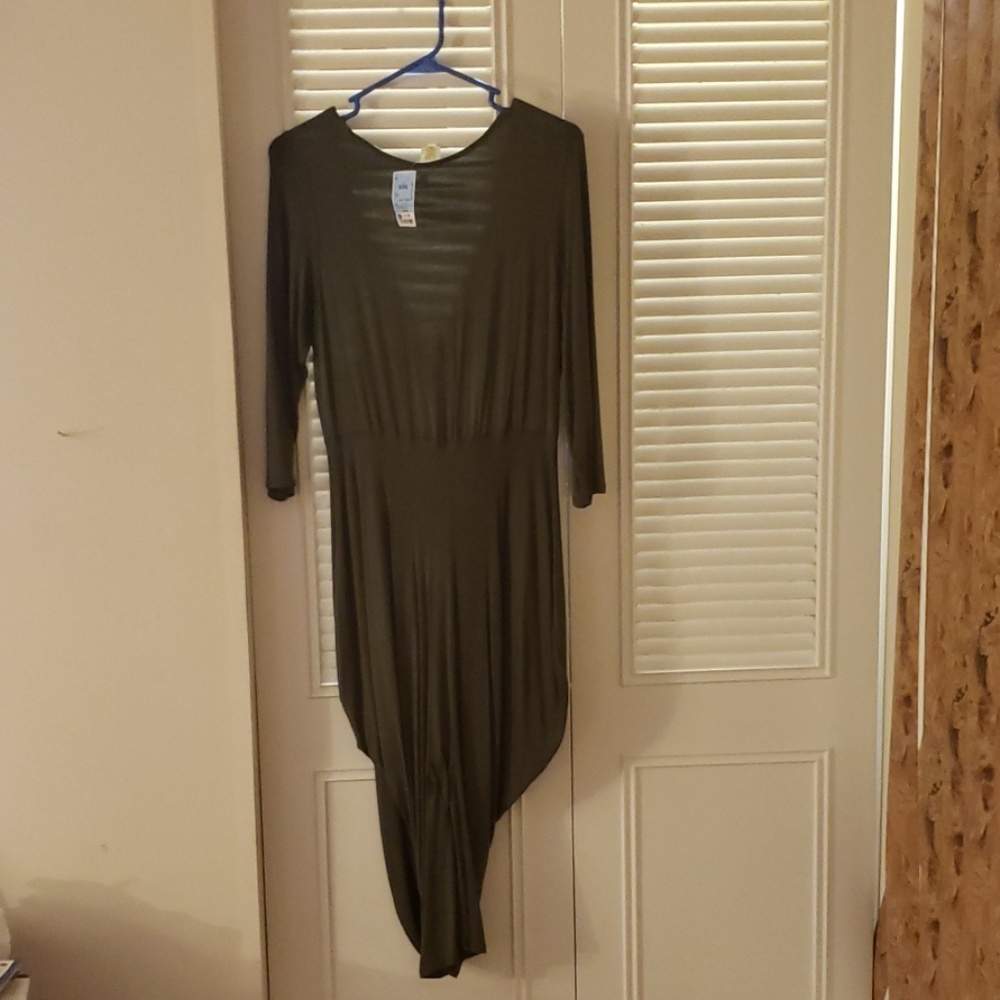 Dress - Picture 3 of 4